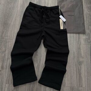 Essentials Black large sweatpants